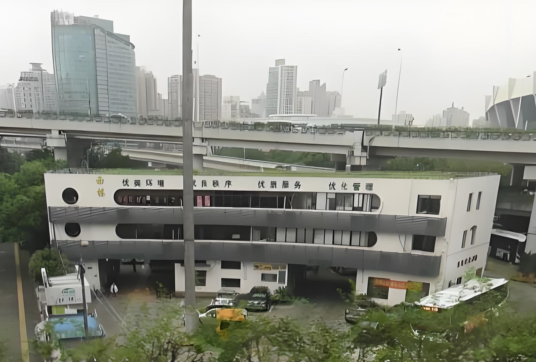 漕溪路公交枢纽站